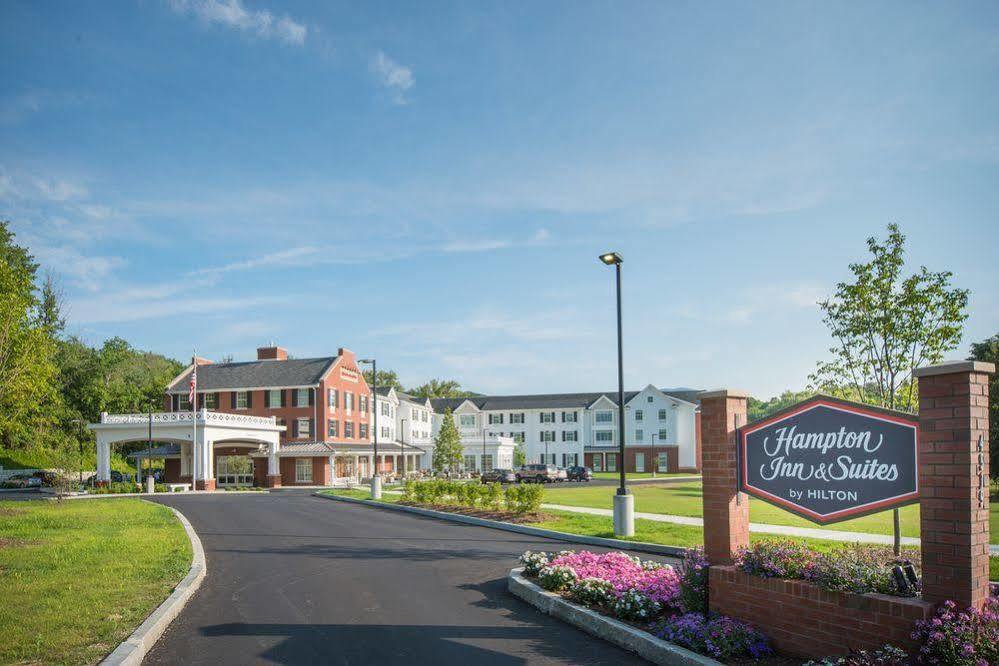Hampton Inn & Suites Manchester, Vt Exterior photo